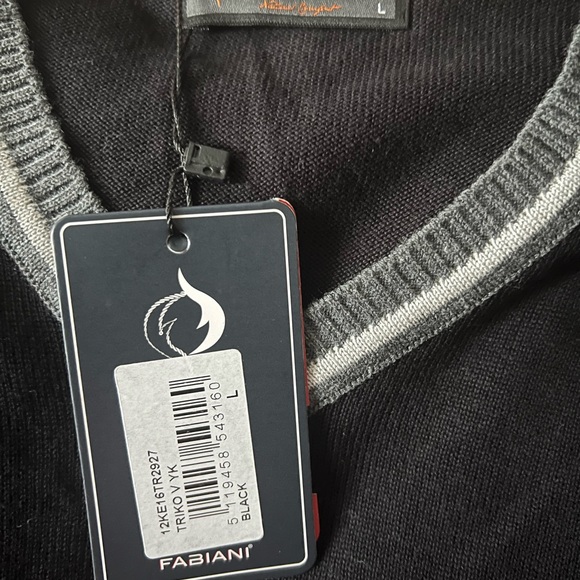 NWT Fabiani sweater, Men, Size L, Black  with small packet on the side - Picture 5 of 7